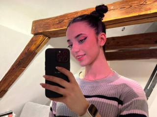 use-my-vibrator-while-you-penetrate-me