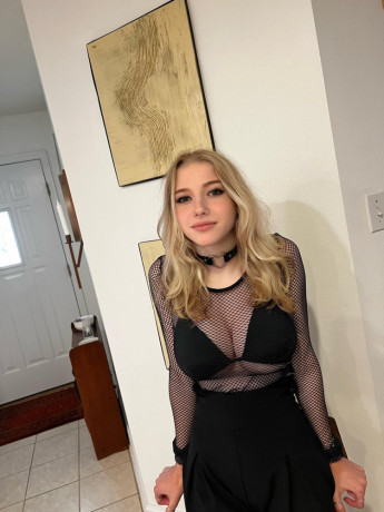 wet-juicy-college-girl-looking-for-a-hookup-big-0
