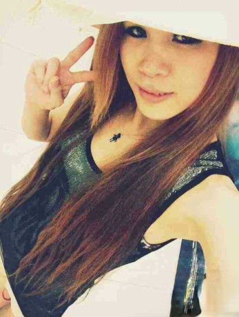 tight-jeans-and-no-panties-tonight-big-0