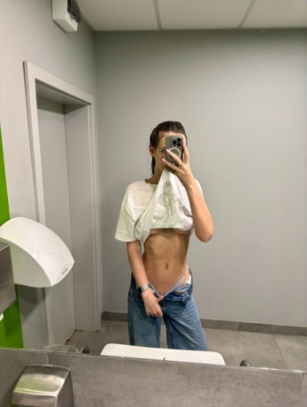 bite-marks-on-my-neck-and-shoulders-big-0