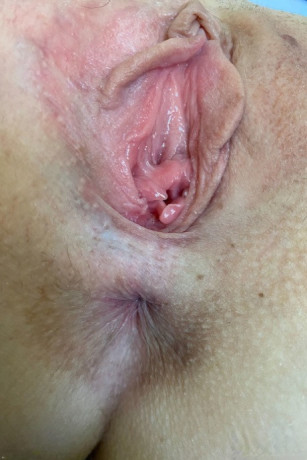 i-want-to-suffocate-you-with-my-thighs-big-0