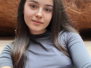 slide-your-dick-between-my-tits