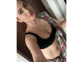 single-girl-seeking-her-dating-partner-small-0
