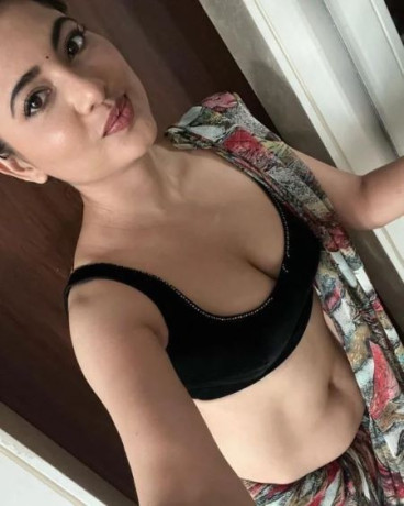 single-girl-seeking-her-dating-partner-big-0