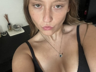 sucking-you-while-you-drive