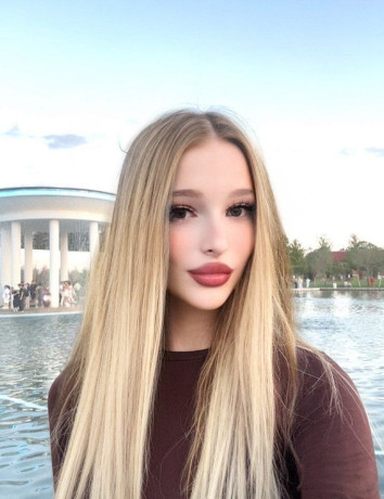 total-stranger-for-raw-fun-big-0