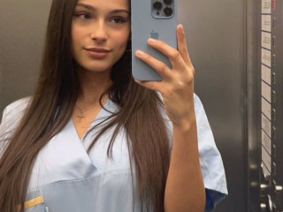 pretend-we-are-strangers-at-a-bar