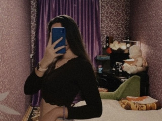 le-2k-very-wild-naughty-doll-in-bed