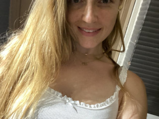 naughty-housewife-needs-a-secret-hookup
