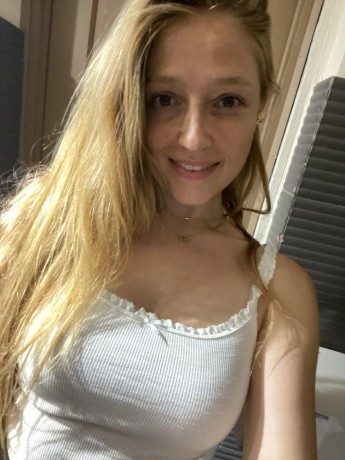 naughty-housewife-needs-a-secret-hookup-big-0