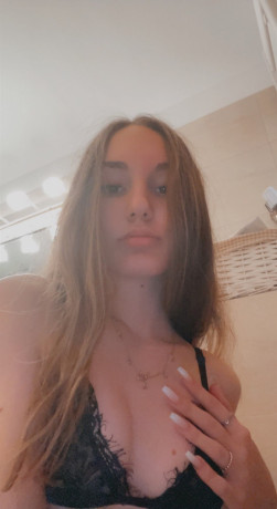 friendly-escort-offering-personalized-incall-outcall-experiences-big-0